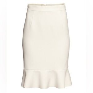 H&M White Ruffle Hem Pencil Skirt – Size 6